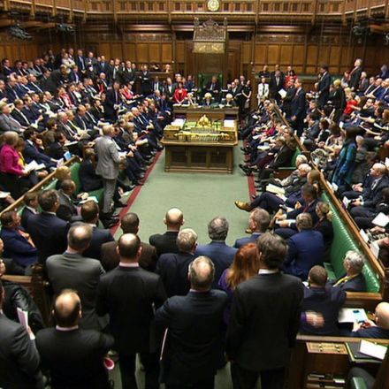 Brexit: government publishes bill to trigger article 50