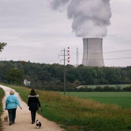 Swiss nuclear plants to remain on grid - SWI swissinfo.ch