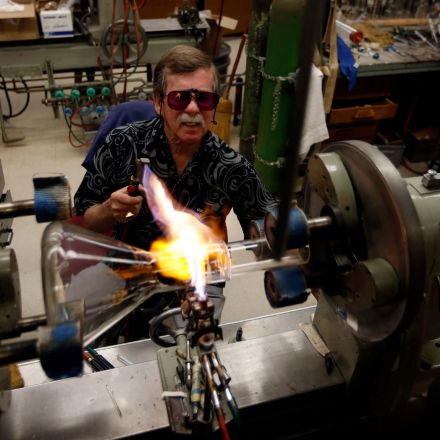 Caltech glassblower's retirement has scientists sighing