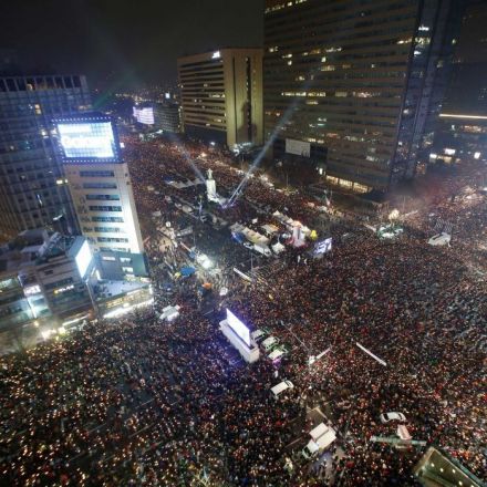 Hundreds of thousands protest against South Korean President