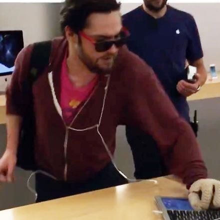 French guy calmly destroys everything in Apple Store with steel ball
