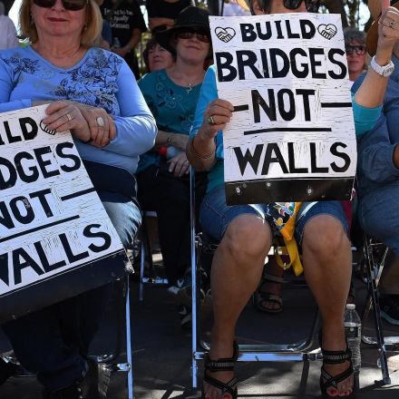 Mexicans who help build Trump wall 'traitors,' says Catholic Church