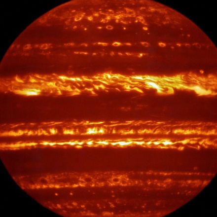 Jupiter Awaits Arrival of Juno - Spectacular VLT images of Jupiter presented just days before the arrival of the Juno spacecraft