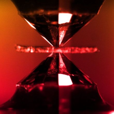 Scientists Are at War Over the Discovery of the 'Holy Grail' of Physics, Metallic Hydrogen
