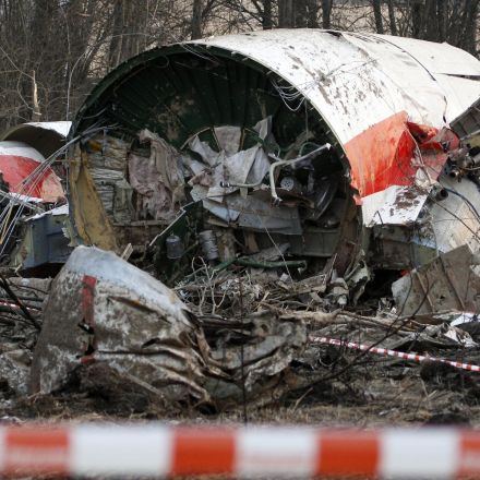 Poland to dig up victims of 2010 presidential plane crash