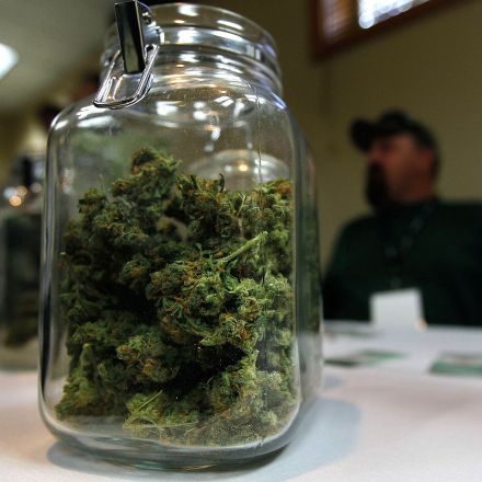 Jamaica plans marijuana dispensers for tourists