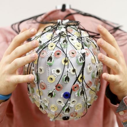Neuroscience can now curate music based on your brainwaves, not your music taste
