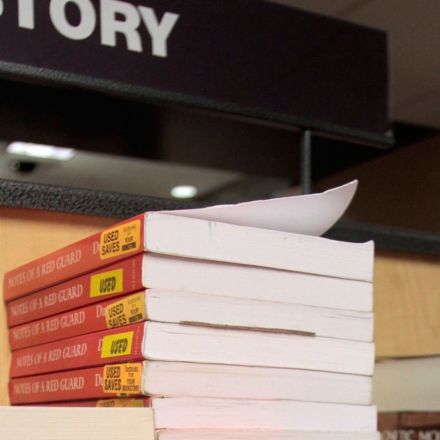 States are moving to cut college costs by introducing open-source textbooks