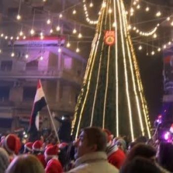Raw: Bomb Disrupts Christmas Lighting in Aleppo