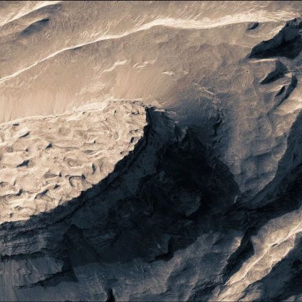 Stop What You’re Doing and Watch This Stunning Video of Mars