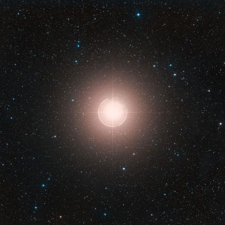 Dying Star Betelgeuse Keeps Its Cool ... and Astronomers Are Puzzled