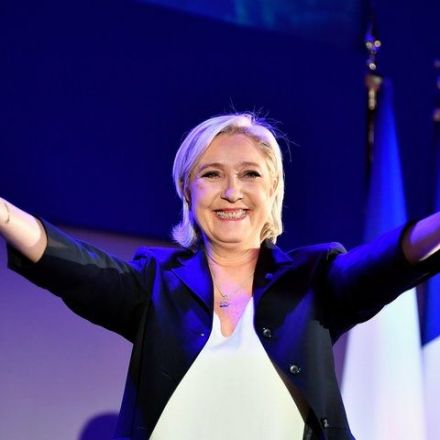 Almost everyone in French politics is working to stop Le Pen