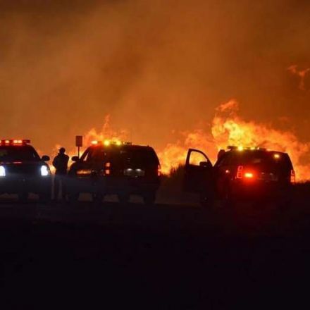Deadly California wildfire destroys 150 homes, more threatened
