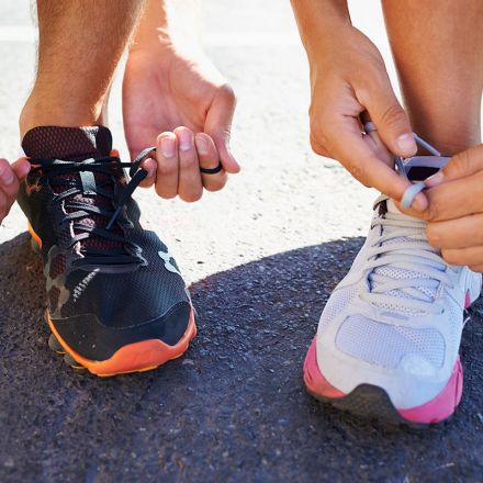 Physics of shoelaces shows why they come undone when you run
