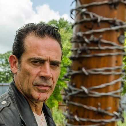 Cult of Outrage: 'Walking Dead' Star Slams T-shirt Controversy: 'People Are Stupid'