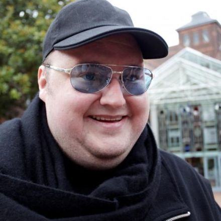 NZ court rules Megaupload founder Kim Dotcom can be extradited to U.S. for alleged fraud