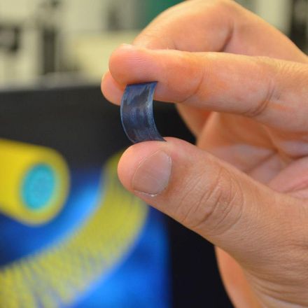 New battery tech lasts for days, charges in seconds