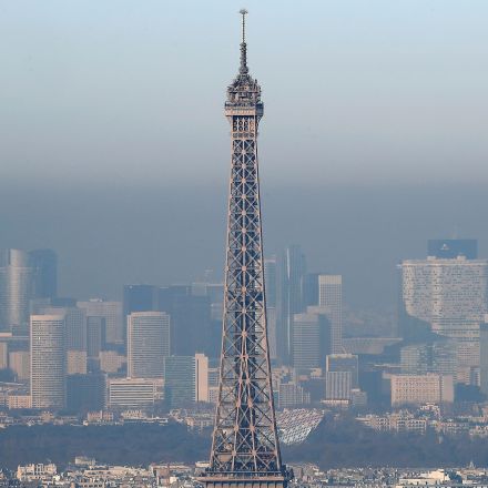 Paris makes all public transport free in battle against 'worst air pollution for 10 years'