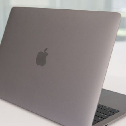 Consumer Reports stands by its verdict, won't recommend Apple's MacBook Pro