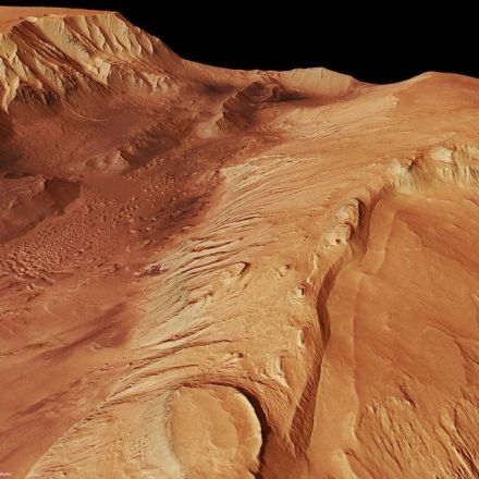 Scientists find water in Mars’ Grand Canyon
