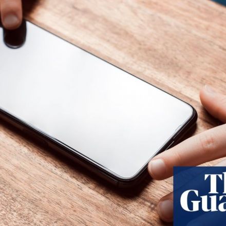 Mobile phones and other devices to be banned from Dutch classrooms