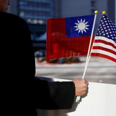 U.S. bolsters support for Taiwan and Tibet, angering China