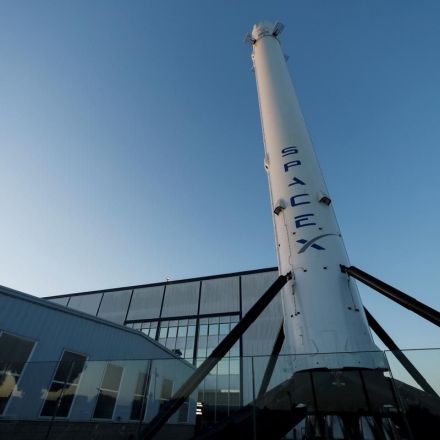 NASA clears SpaceX test flight to space station