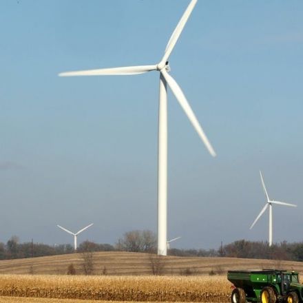 Cost of adding new wind, solar energy continues to fall in Minnesota, report says