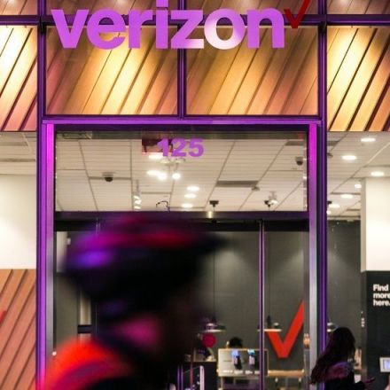 U.S. Investigating AT&T and Verizon Over Wireless Collusion Claim