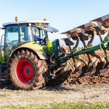 Farmer Says Dealer Wouldn’t Repair His Tractor Until He Filed FTC Complaint