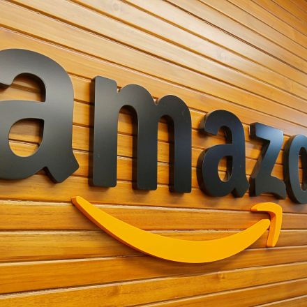 Amazon boosts hourly pay to over $18, to hire 125,000 workers
