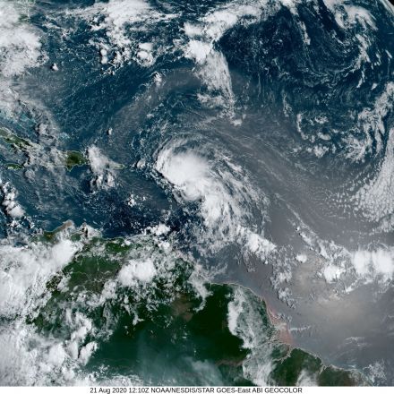 2 Hurricanes Could Strike U.S. on the Same Day for the First Time in History