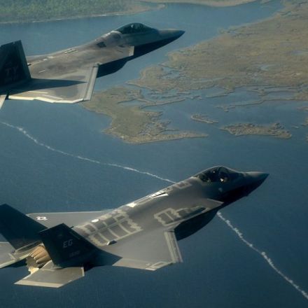 Japan Wants Lockheed Martin to Make an F-22/F-35 Hybrid