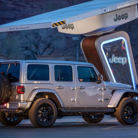 Jeep is installing EV chargers at off-road trailheads throughout the US | Engadget