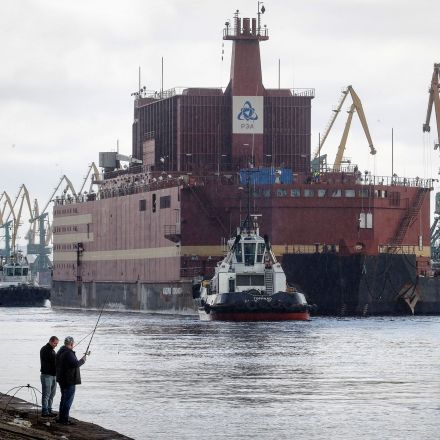 Russia's floating 'nuclear Titanic' sets sail on first controversial voyage