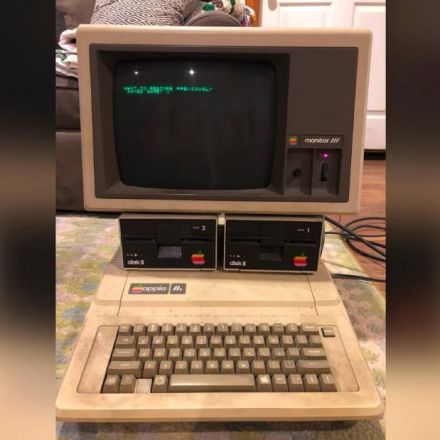 Man discovers 30 year old Apple computer still in working order