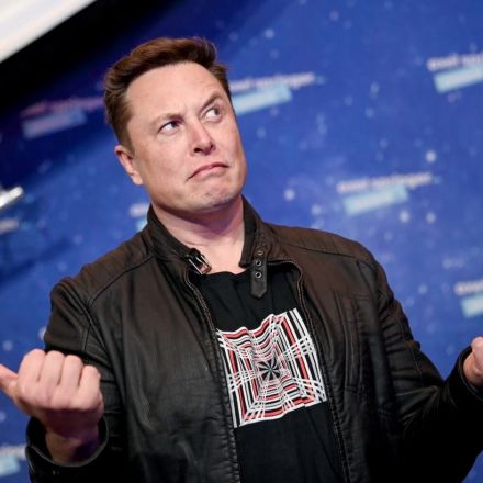 Elon Musk officially sells 10% of Tesla shares after losing Twitter poll