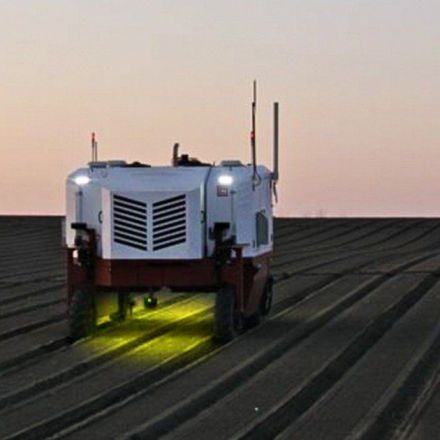 Farming Robot Kills 100,000 Weeds per Hour With Lasers