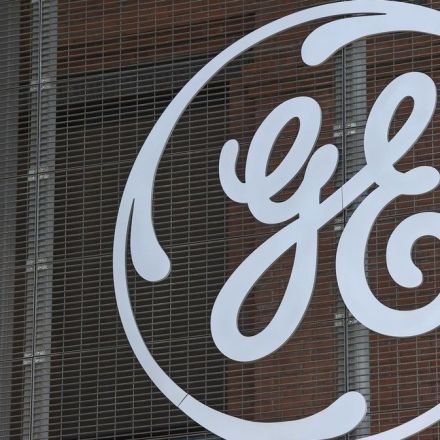 General Electric Workers Launch Protest, Demand to Make Ventilators