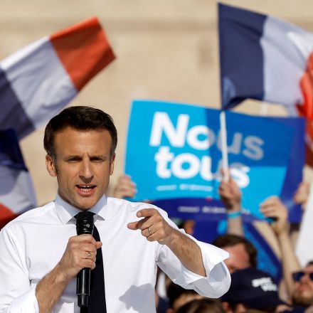 Eyeing green vote, Macron vows to exit oil, coal and gas