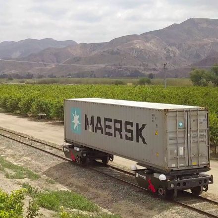 Autonomous battery-powered rail cars could steal shipments from truckers