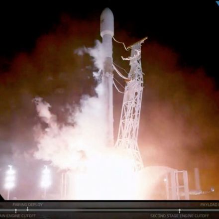 SpaceX Launches 1st Test Satellites for Starlink Internet Constellation Along with Spain's Paz