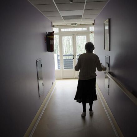 Half of older adults now die with a dementia diagnosis, up sharply