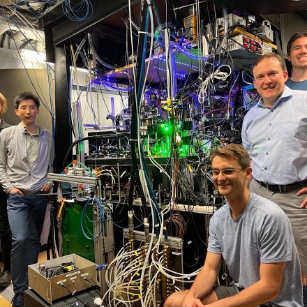 MIT physicists generate the first snapshots of fermion pairs