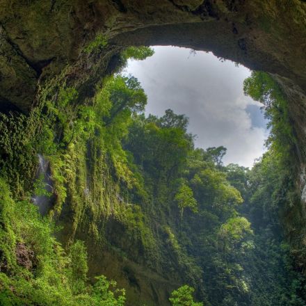 Scientists Discover Giant Sinkhole in China With Primeval ‘Lost World’ Inside