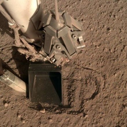 NASA's Mars Lander 'Mole' Is Digging Again as Marsquake Mystery Baffles Scientists