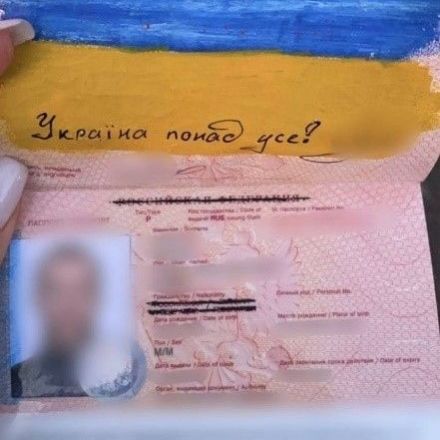 Ukraine orders deportation of ethnic Ukrainian facing persecution in Russia for opposing Putin and the war