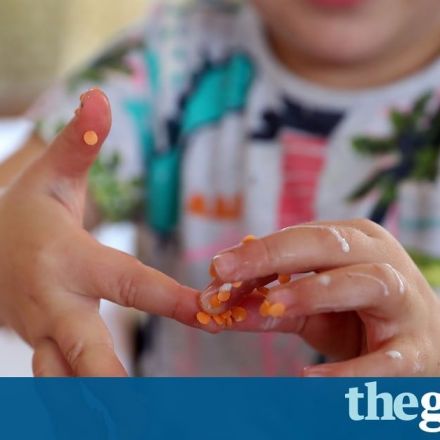 Nurseries ban glitter in pre-Christmas drive for cleaner seas