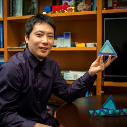 New nanoparticle superstructures made from pyramid-shaped building blocks
