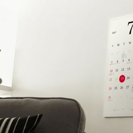 This pretty e-paper smart calendar is everything I want in a gadget